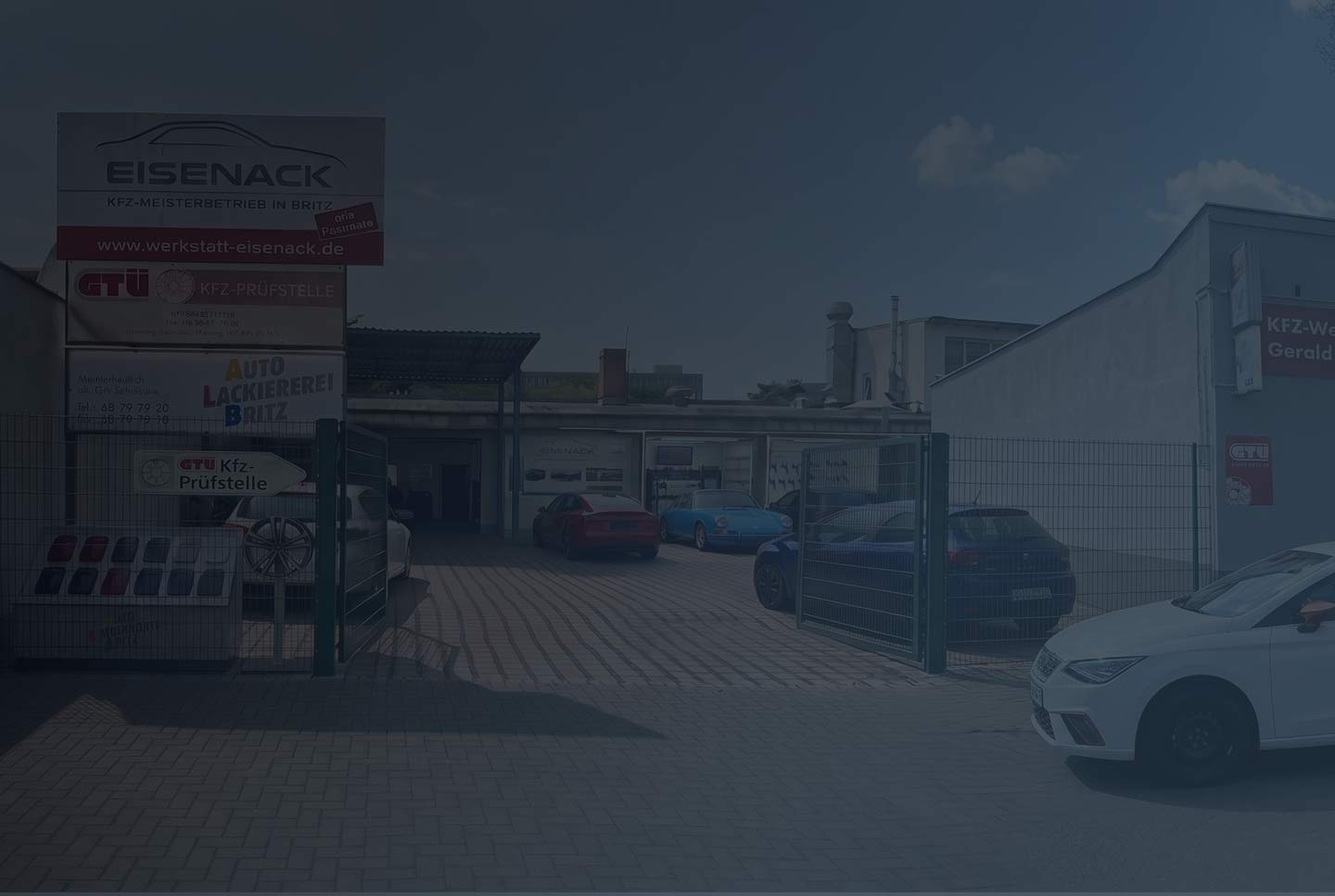 Werkstatt-Hof der Autolackiererei in Britz